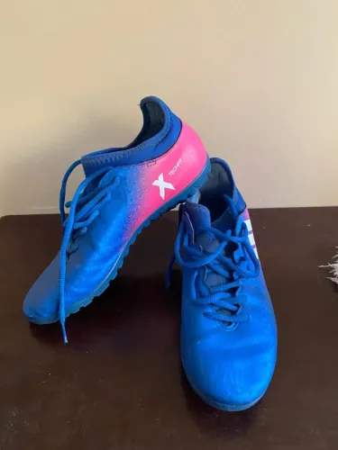 chuteira botinha adidas