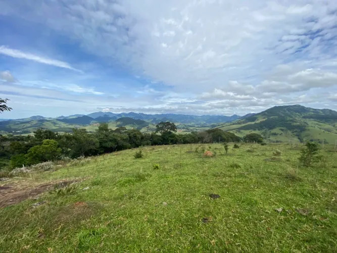 Terreno com 2 hectares em Paraisópolis - MG