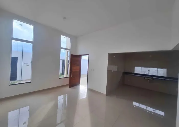 Casa reformada e grande a Venda no Riacho 2