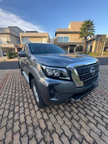 Nissan Frontier XE CD 4X4 2.3 Bi-TB Diesel Aut. 2025