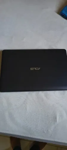 ASUS VivoBook 15 i5 | 8GB RAM | SSD 240GB | Muito Conservado