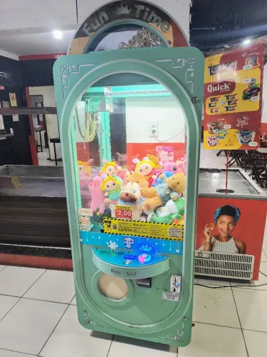 Máquina de pegar pelúcias 
