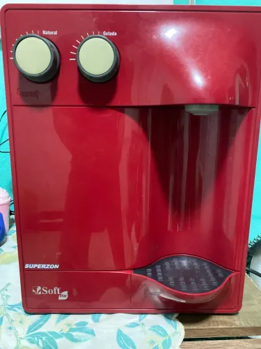 purificador de água Everest modelo Soft Star na cor Vermelho Cereja