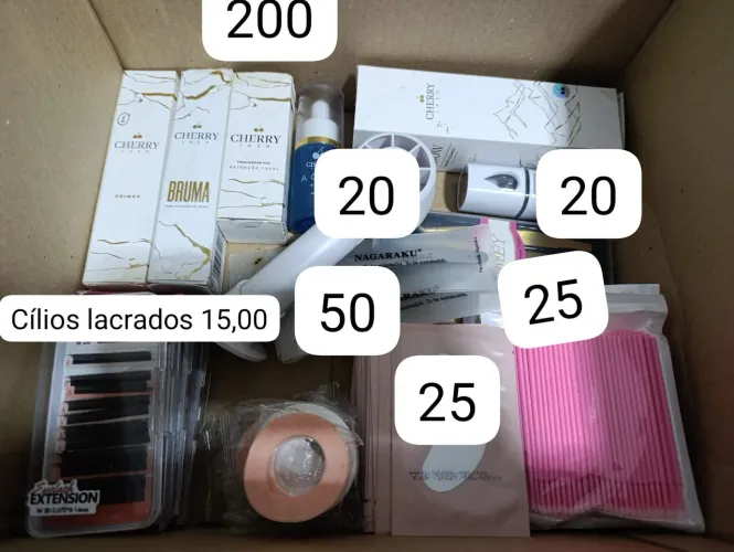 Produtos para extensão de cílios