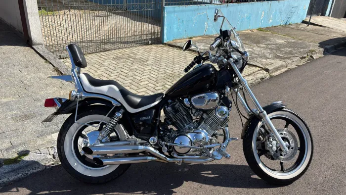 Imp/Yamaha XV 1100Cc / preto / alforges laterais / bolha / comando avançado