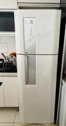 Geladeira Electrolux Frost Free - Usada