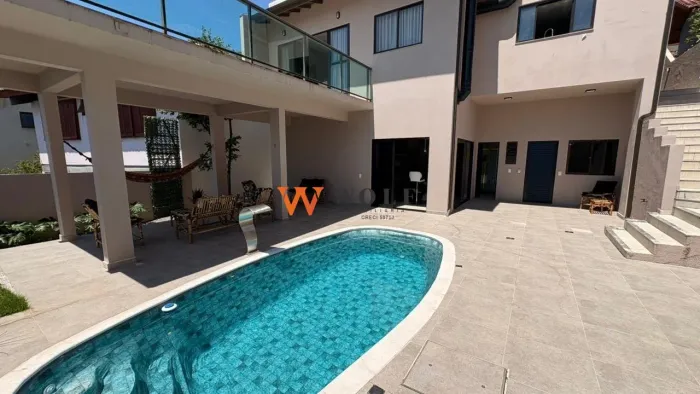 Casa ampla em Coqueiros para venda ou alugar