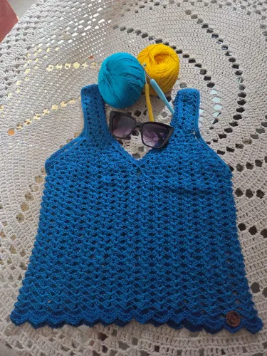 Blusas de crochê.