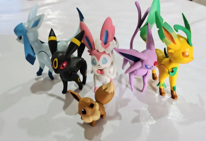 6 POKEMON - Eevee, espeon, sylveon, glaceon, leafeon e umbreon - Sunny