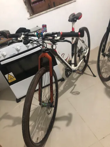 Bicicleta aro 29 quadro de carbono
