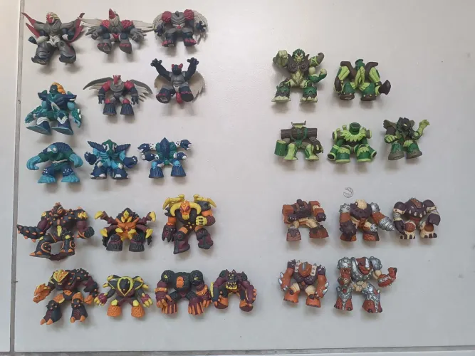 Bonecos Gormit + Cartas Colecionáveis 