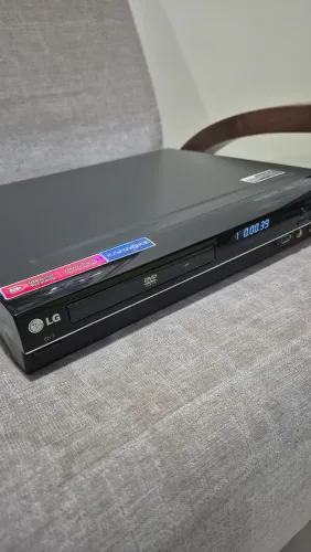 Aparelho de DVD LG com karaoke em estado de zero