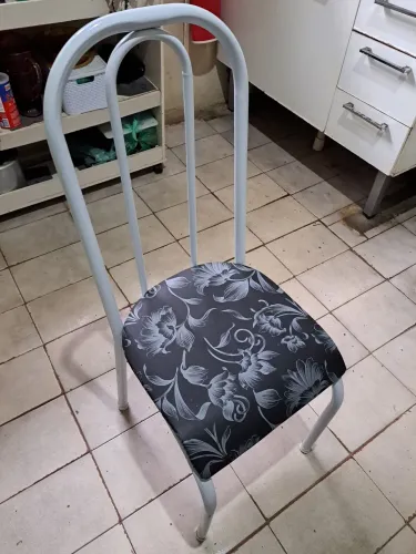 Conjunto 4 cadeiras Montreal Branca de aço