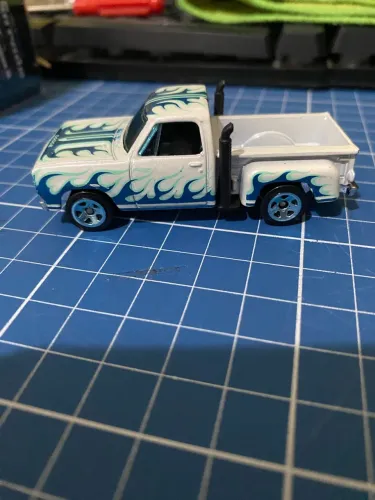 Hotwheels dodge Li?l 1/64