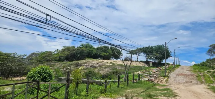 Terreno c/ 4.480m², nascente, situação jurídica OK!, próximo ao Clube dos Diários, aceita 