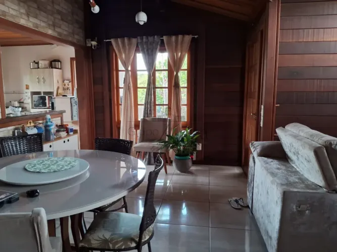 Chácara - Jardim Colônia - Jacareí - 2 Casas - 184,66m².