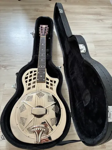 Resonator Republic Guitars (DOBRO) 