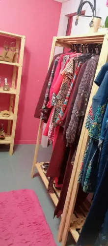 Vendo esse brechó de luxo completo
