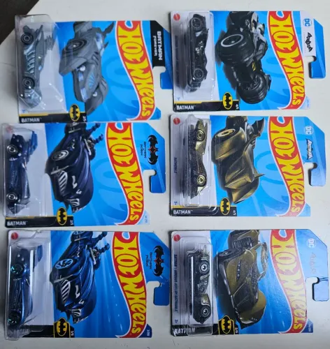 Hot Wheels    Batman - DC - 06 unidades - Vendo avulso.