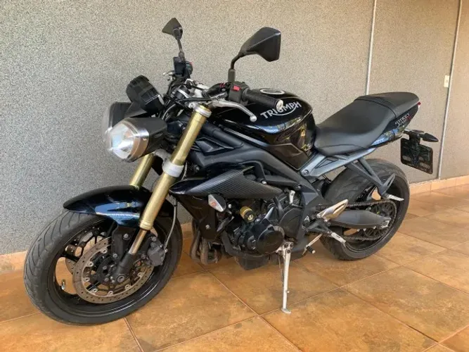 Triumph Street Triple 675 2015 
