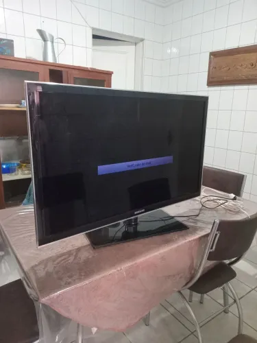 Tv Samsung 40" com defeito
