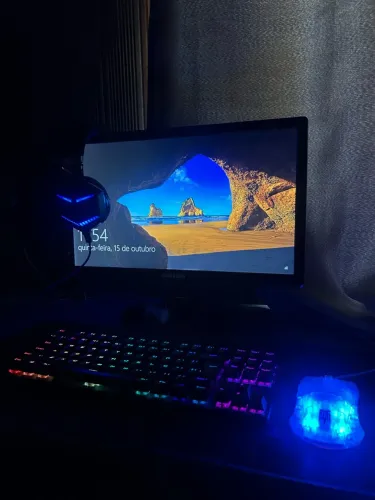 Vendo pc gamer completinho bem conservado,vai tudo fone,teclado mouse, etc