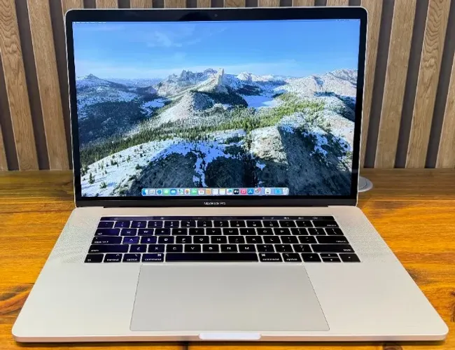 MacBook PRO 2019 A1990 15.4 Pol I7 2.2g Mem 16gb Touch Bar