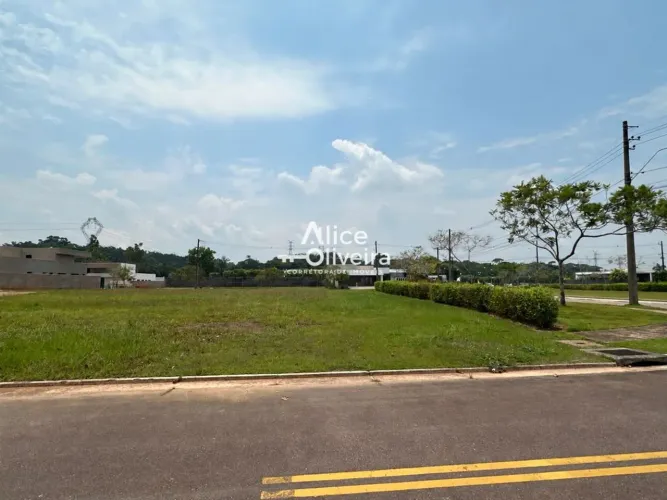 Terreno / Lote de esquina no Condomínio Alphaville à Venda com 501m²