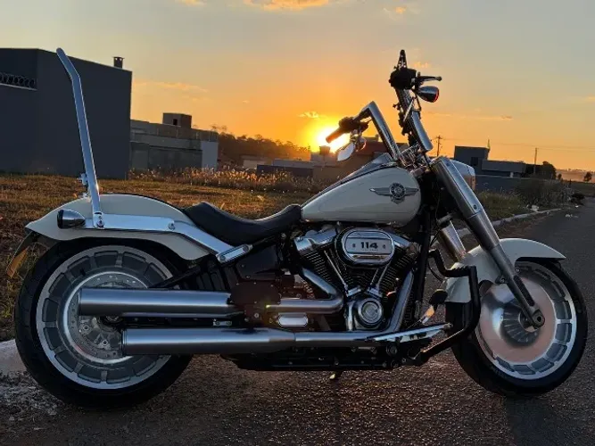 Harley Davidson Fat boy motor 114 , ano 2018, branco pérola. Impecável!