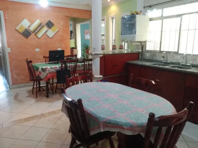 Casa com 3 dormitórios para alugar, 600 m² por R$ 5.500,00/mês - Parque Primavera - Guarul