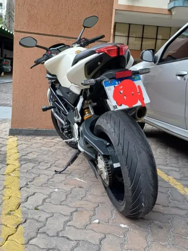 MV Agusta 2012/2012 - Baixa km e documentação em dia - Oportunidade