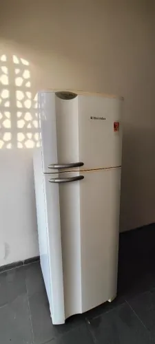 Geladeira 220v Frost Free Electrolux df36