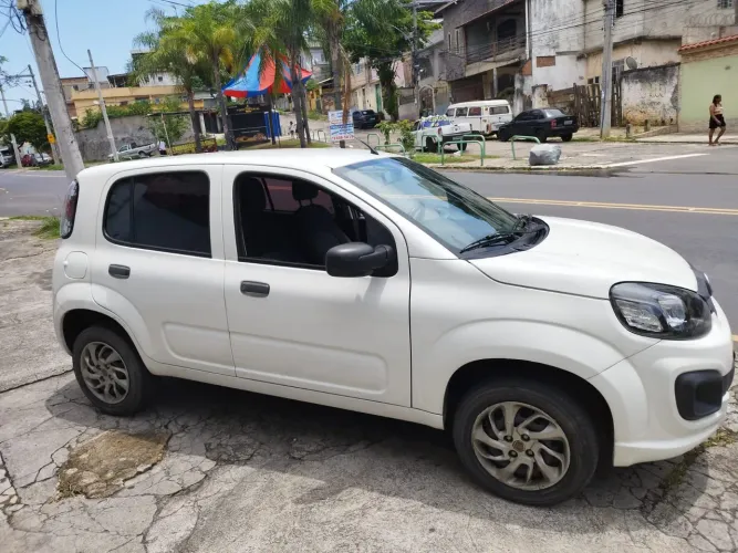 Fiat Uno Attractive 1.0 EVO Fire Flex 8V 5P 2020