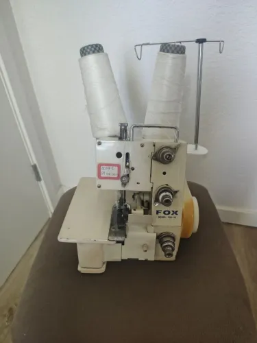 Maquina de costura Overlock
