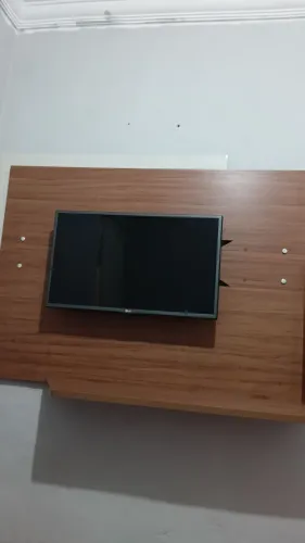 TV LG 32 polegadas- acompanha rack 