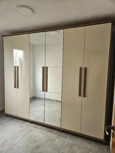 GUARDA-ROUPA DE 6 PORTAS A VENDA