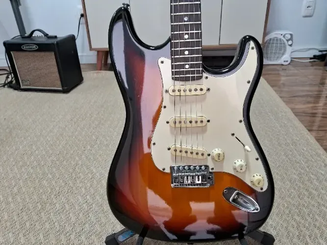 Guitarra Stratocaster Tagima Memphis