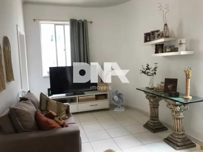 Apartamento com Área Privativa e Varandão - Copacabana