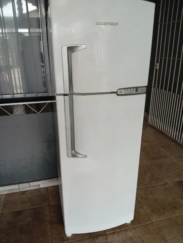 Geladeira Brastemp fross free voltagem 110 tudo ok valor 750 reais com entrega
