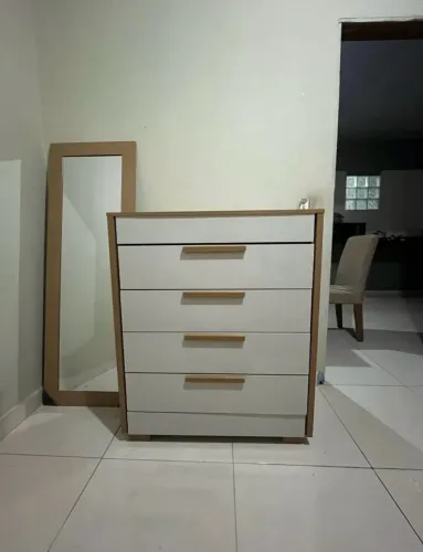 CÔMODA E ESPELHO 