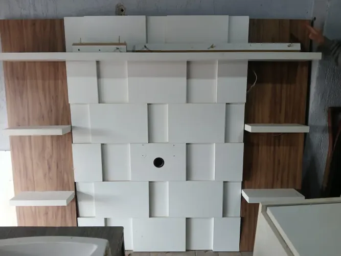 Rack de TV (parede) / R$ 150