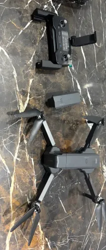 Drone marca SjRC novíssimo com plástico e hélices reservas