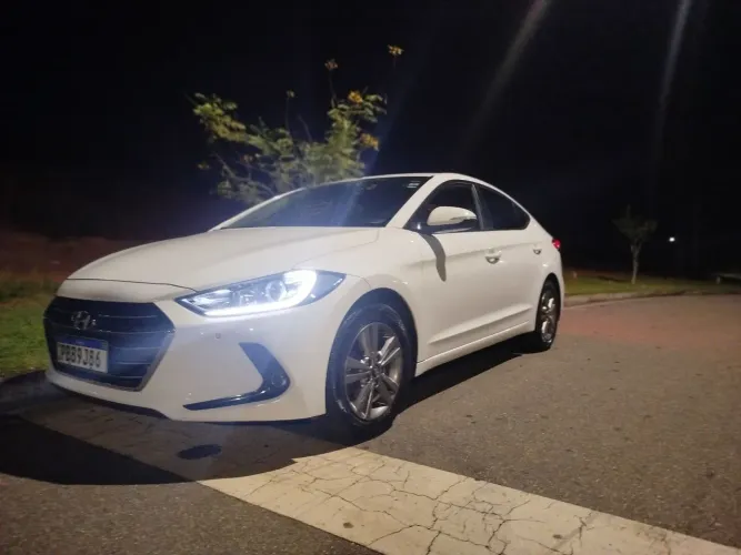 Hyundai Elantra Special Edit. 2.0 16V Flex Aut. 2017