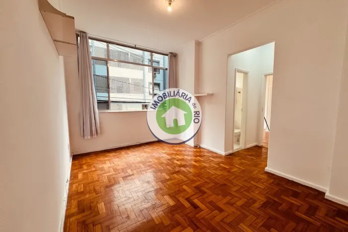 Apartamento à venda em Botafogo-RJ: 1 quarto, 1 sala, 2 banheiros, 1 vaga de garagem, 49 m