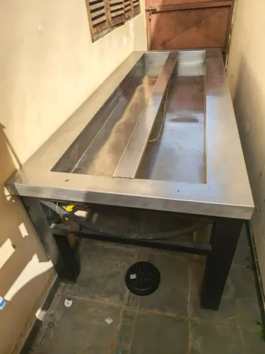 Mesa Buffet Refrigerada Industrial em Inox para Restaurante