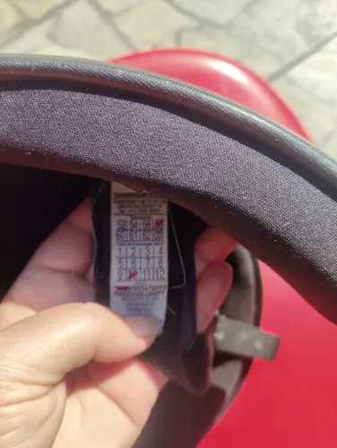 Vendo capacete, pouco usado.