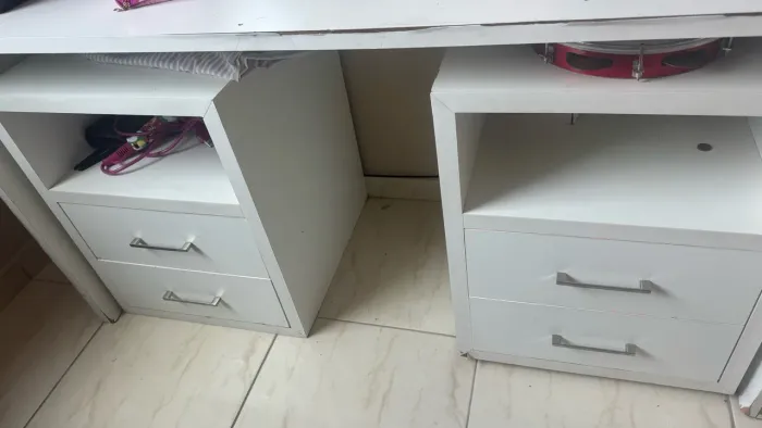 Vendo dois criados feita de MDf puro