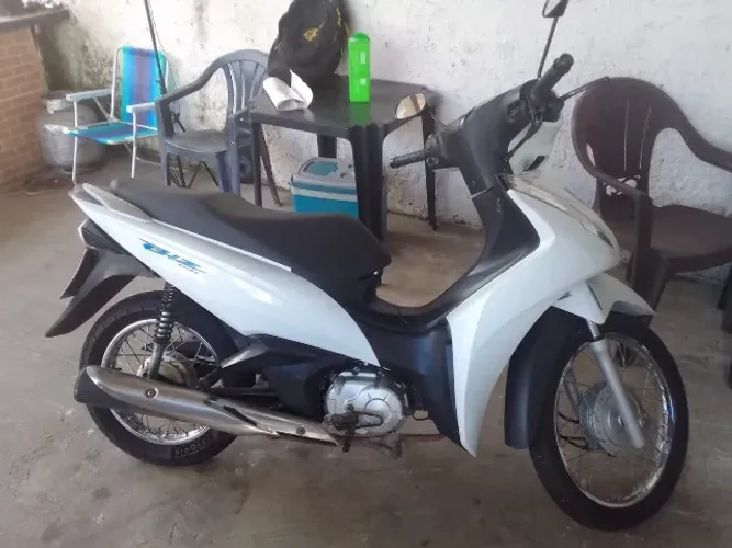 Moto Biz branca