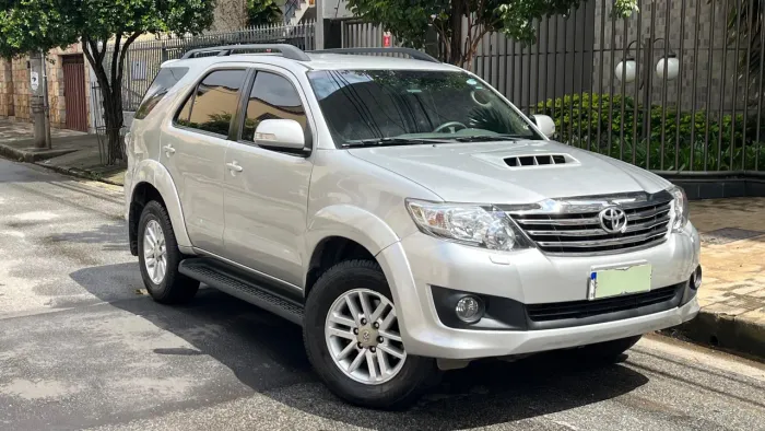 Toyota Hilux SW4 SRV D4-d 4X4 3.0 TDI Dies. AUT 2012