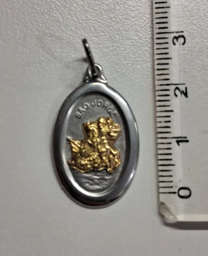 Pingente São Jorge em aço e ouro 18k